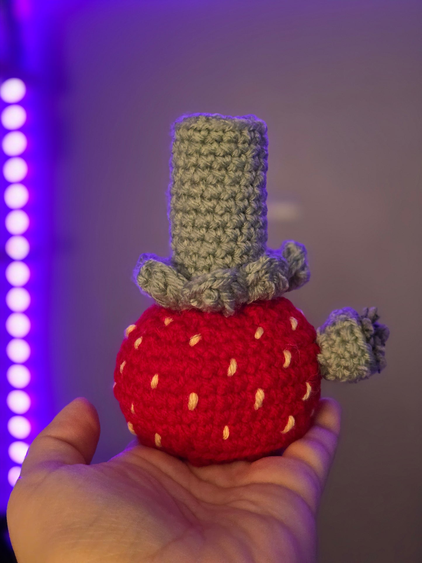 strawberry shortcake crochet bong